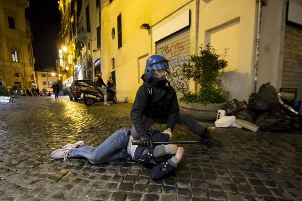 Πολεμική νύχτα στη Ρώμη (videos+photos)