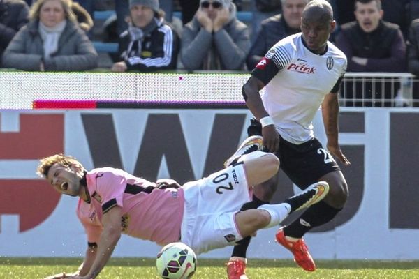 Τσεζένα – Παλέρμο 0-0