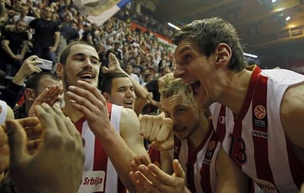 Ερυθρός Αστέρας: Τι ασίστ έδωσε... 2.21 μέτρα ύψος άνθρωπος! (video)
