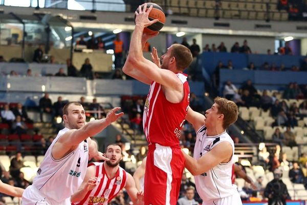 Ολυμπιακός: Η παρακάμερα με Νίζνι (video)