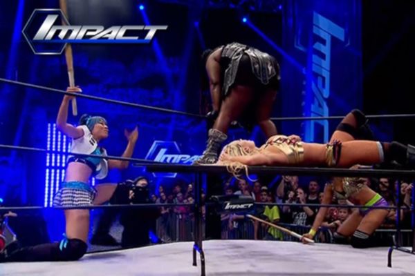 TNA Impact Wrestling: Επεισοδιακό ντεμπούτο των Doll House (videos)