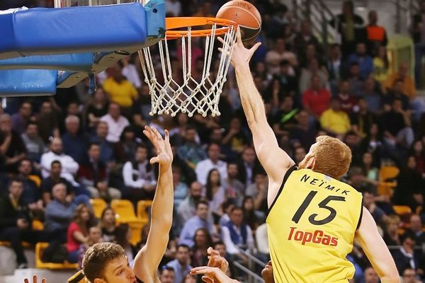 Άρης: Αγωνία για Νέιμικ