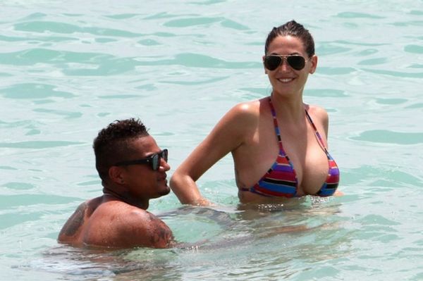 Χούφτωσ’ τη… χούφτωσ’ τη! (photos)