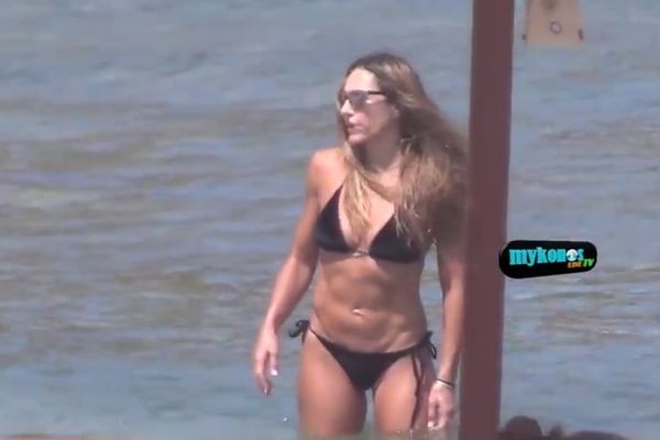 Κορμάρα… φέτες η Πετρουλάκη! (video)