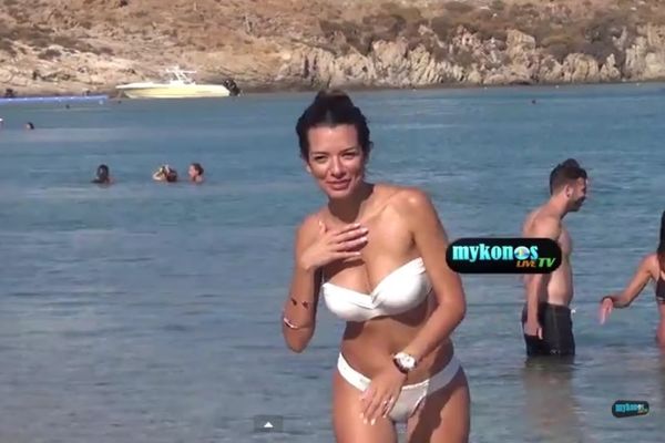 Έβαλε τα λευκά και μας… έβγαλε τα μάτια η Νικολλέτα! (video)