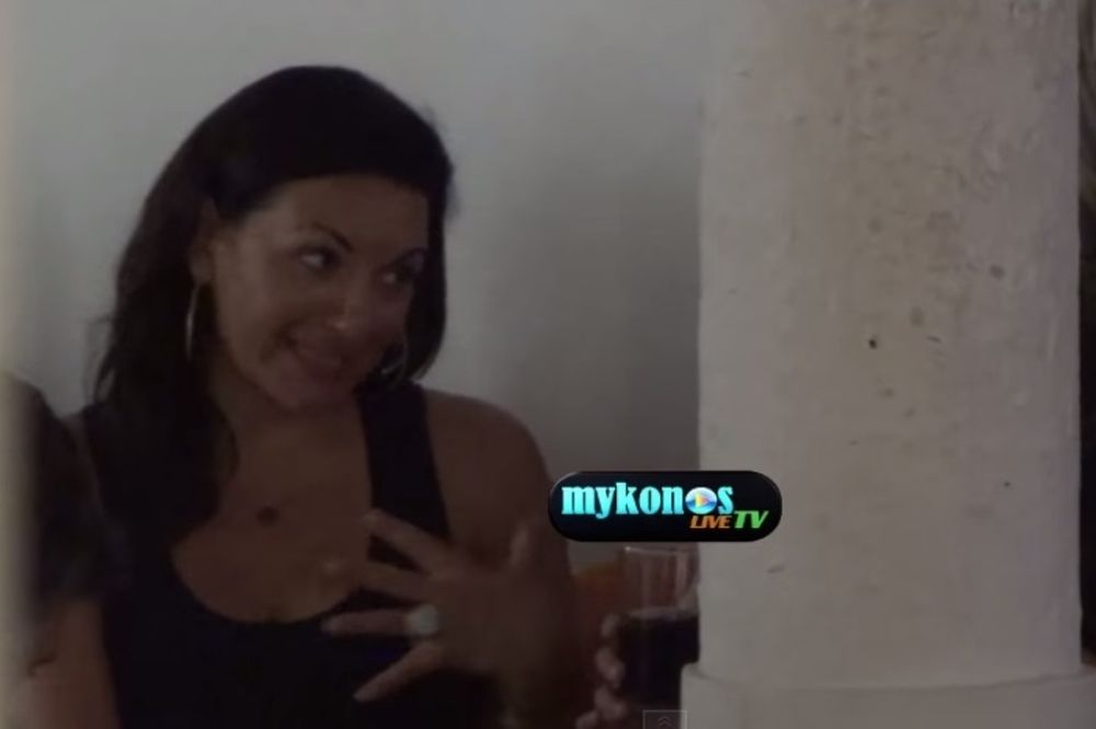 Νύχτες στη Μύκονο για την Όλγα Κεφαλογιάννη (video)