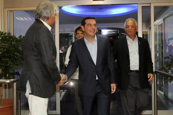 Τσίπρας: Συνεχίζουμε τον αγώνα για το δίκιο του λαού