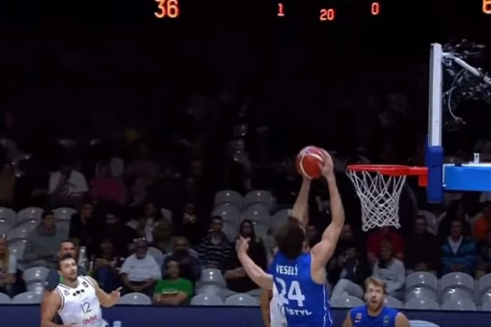 Ευρωμπάσκετ: Κορυφή… ο απίστευτος Βέσελι! (video)