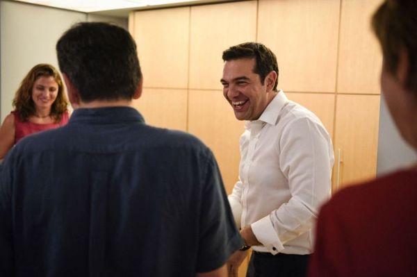 Τα… έσπασε η Περιστέρα (photos)