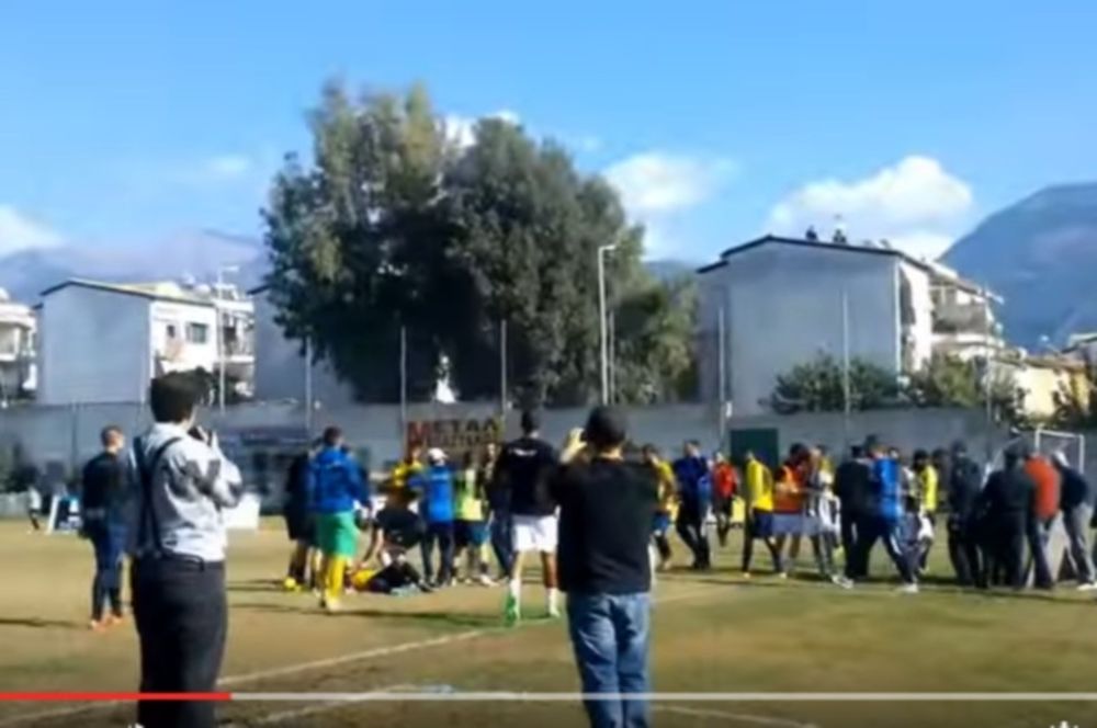 Επεισόδια με... μπουνιές μεταξύ παικτών στο Καλαμάτα-Αιολικός! (video)