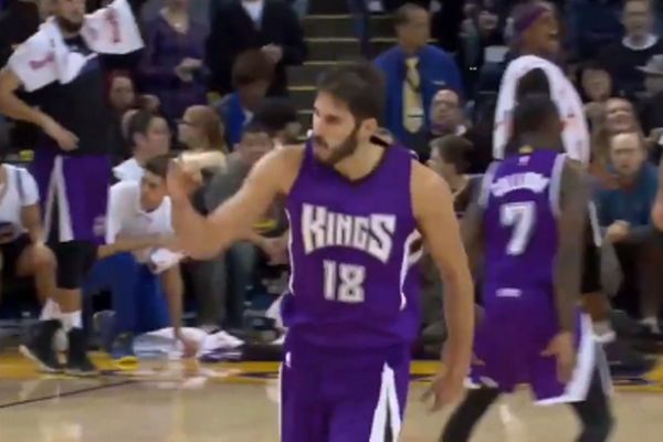 H απίστευτη μοναμαχία Curry-Caspi! (video)