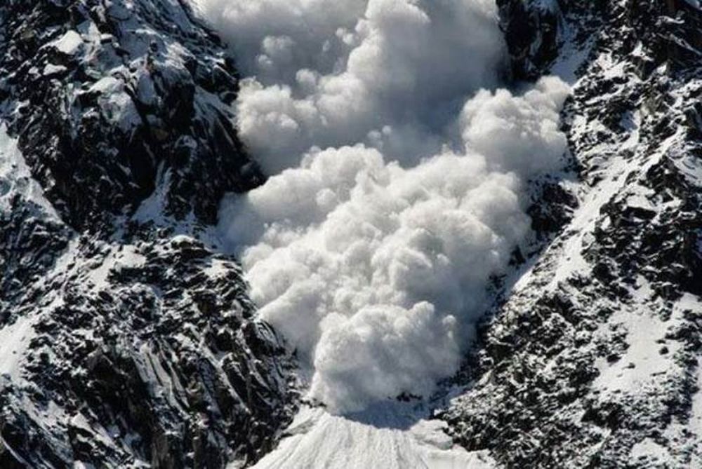 Τραγωδία στην Ιταλία: Τουλάχιστον έξι νεκροί από χιονοστιβάδα