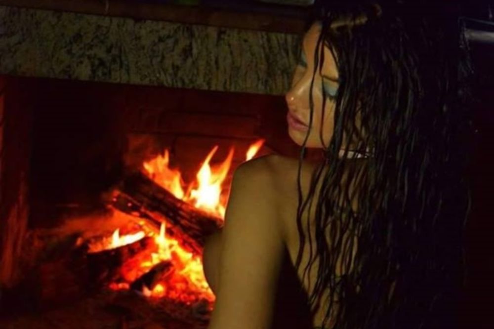 Ελληνίδα πορνοστάρ σκέτη πυρκαγιά! (photos)