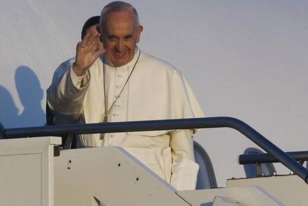 Επίσκεψη Πάπα στη Μυτιλήνη: Ολοκληρώθηκε η ιστορική επίσκεψη του Πάπα Φραγκίσκου