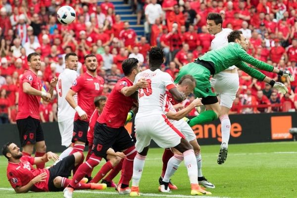Euro 2016: Το γκολ του Σχαρ (video)