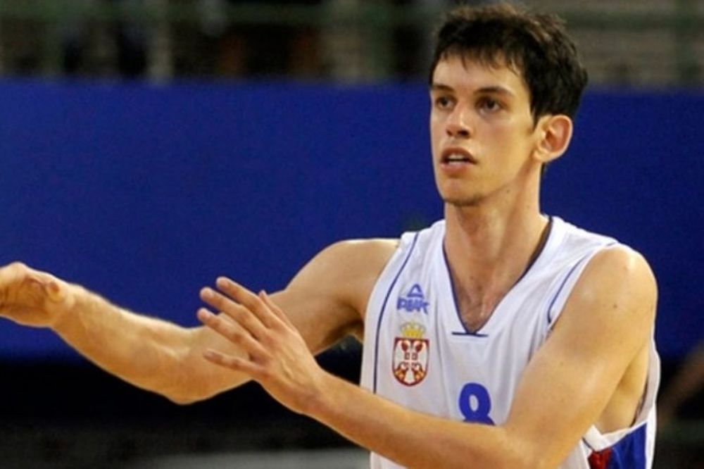 Σκληρή δουλειά υποσχέθηκε ο Μιλιένοβιτς