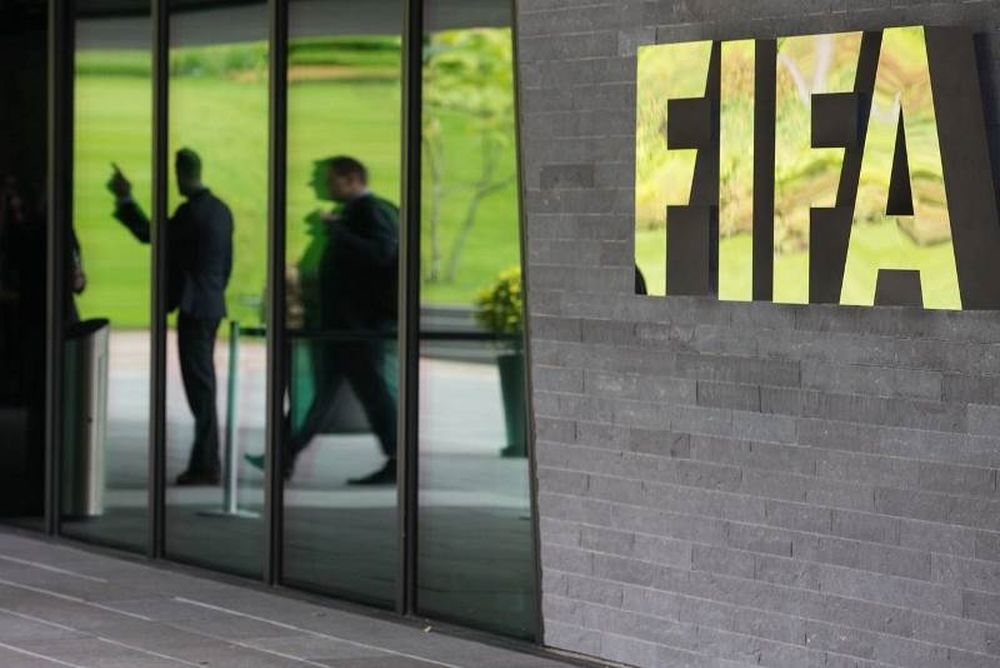 Αγωγή κατά της FIFA για την απαγόρευση μεταγραφών ανήλικων παικτών