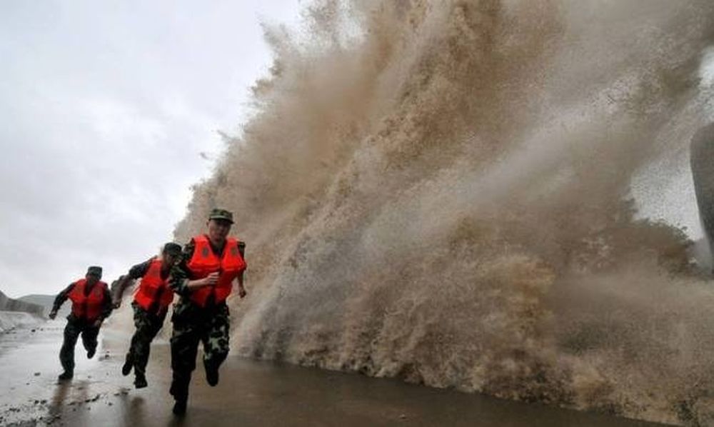 Συναγερμός στην Κίνα εν αναμονή του τυφώνα Τοκάτζε