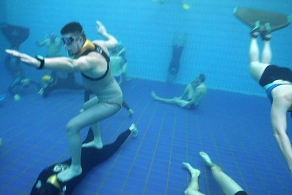 Επικό «Mannequin Challenge» κάτω από το νερό! (video)