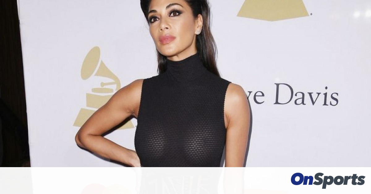 Η σέξι τραγουδίστρια αναστάτωσε το Pre-Grammy πάρτι.