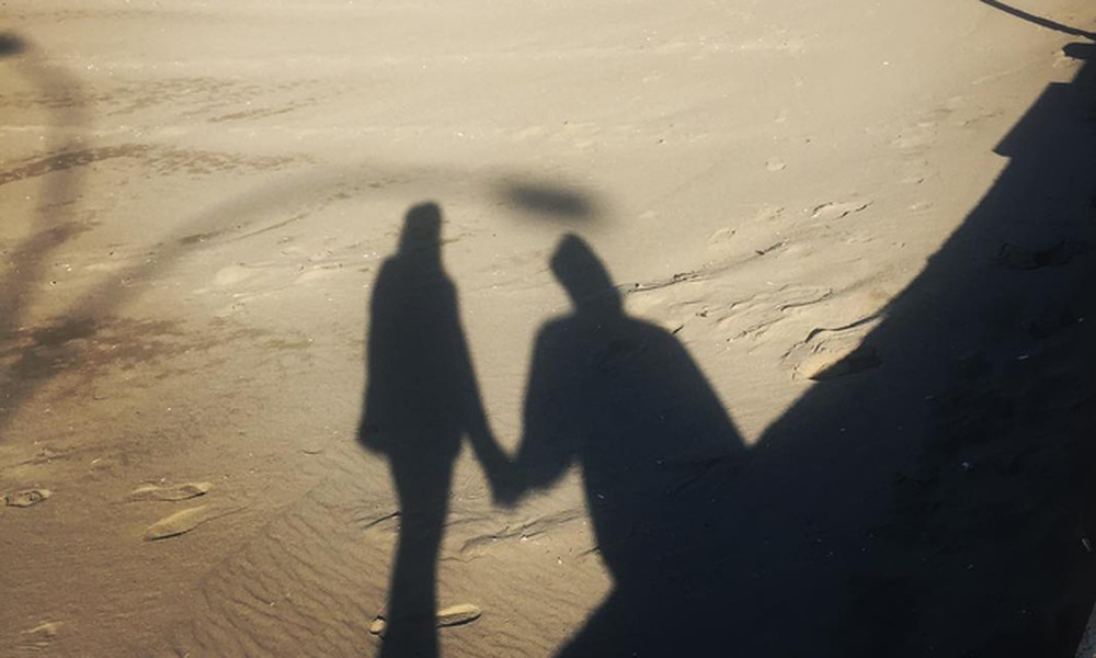 Γνωστό ζευγάρι της ελληνικής showbiz έβγαλε στις Πασχαλινές διακοπές την πιο ρομαντική φωτο