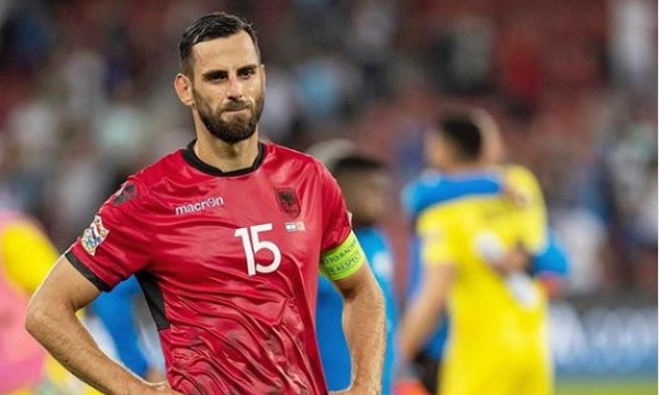 Η… απολογία του Μάβραϊ για την κόκκινη στο Αλβανία-Σκωτία