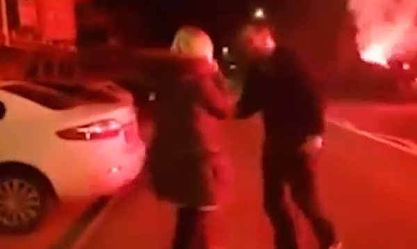 Αν είσαι φανατικός οπαδός, έτσι κάνεις πρόταση γάμου! (video)