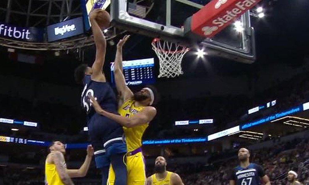 NBA: Κυρίαρχος Καρλ Άντονι Τάουνς στο Top-10 (vid)