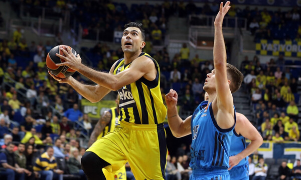 Φενέρμπαχτσε-Άλμπα Βερολίνου 107-102: Γλίτωσε το κάζο με Σλούκα