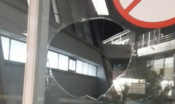 Τρεις τραυματίες αστυνομικοί από επεισόδια στο ΣΕΦ