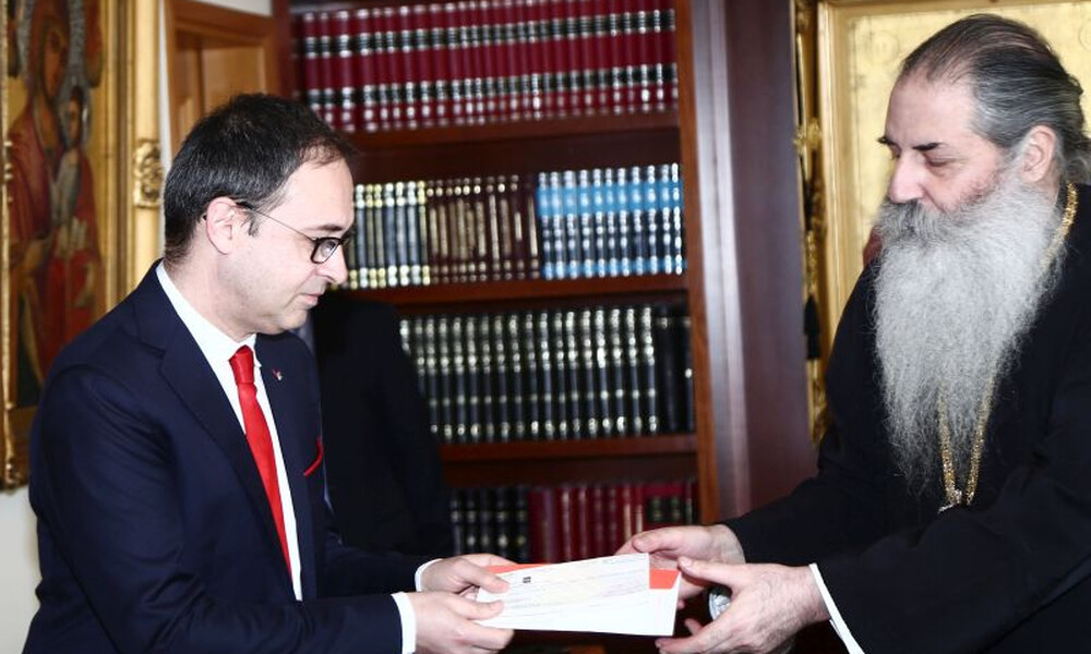 Νέα δωρεά Βαγγέλη Μαρινάκη στην Ιερά Μητρόπολη Πειραιά (photos ...