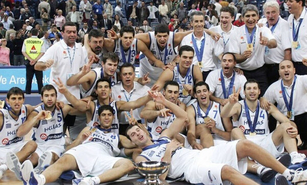 FIBA: Θυμήθηκε την ελληνική κορυφή του 2005 (video+photos)