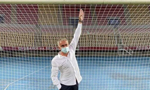 Επικός Μουρίνιο: Μέτρησε τα γκολπόστ και ξεσκέπασε την... κουτοπονηριά της Σκεντίγια (video+photos)