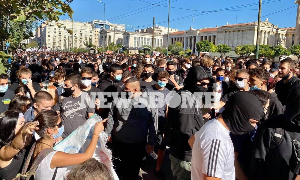 Απεργία ΑΔΕΔΥ: Επεισόδια και μολότοφ στο κέντρο της Αθήνας