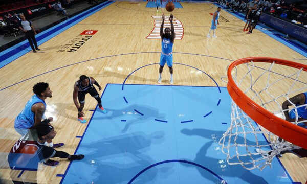 NBA: «Καθάρισε» ο Χάρντεν (videos)