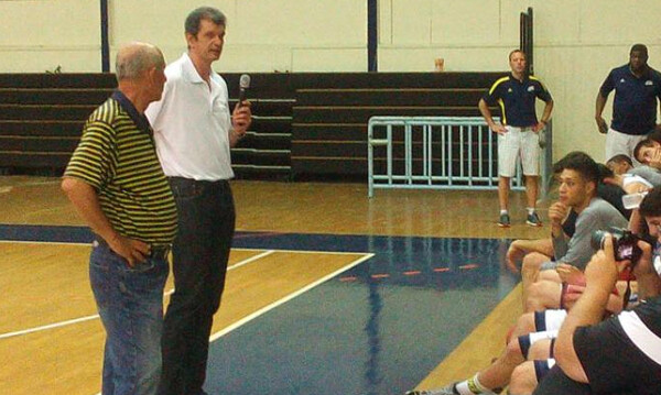 ΕΟΚ: Δίπλα στον Παπανικολάου ο Καρατζουλίδης!
