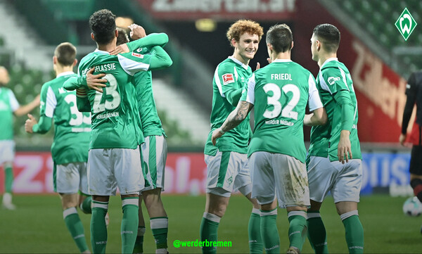 Bundesliga: Η Βέρντερ φρέναρε την Άιντραχτ (photos)