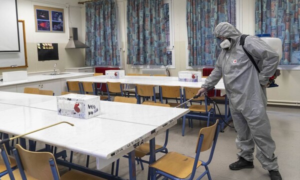 Κλείνουν τα σχολεία σε όλη την Ελλάδα για δύο εβδομάδες