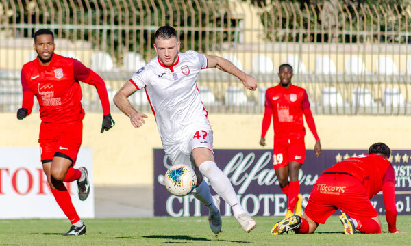 Super League 2: «Σφαγή» για τη δεύτερη θέση
