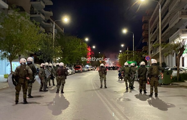 ΠΑΟΚ: Μηχανοκίνητη πορεία οπαδών - Ένταση με αστυνομικές δυνάμεις (photos+video)