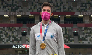 Ολυμπιακοί Αγώνες: Απονομή του χρυσού με συρτάκι για Τεντόγλου (videos)