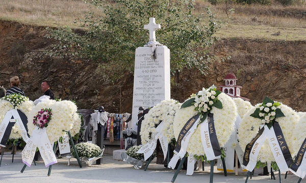 ΠΑΟΚ: Νέα ξεδιάντροπη λεηλασία στο μνημείο στα Τέμπη - Τι καταγγέλει ο ιερέας (photos)