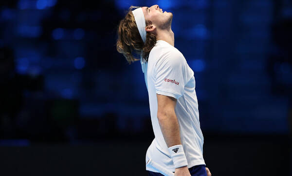 Αποσύρθηκε ο Τσιτσιπάς και δεν συνεχίζει στο ATP Finals