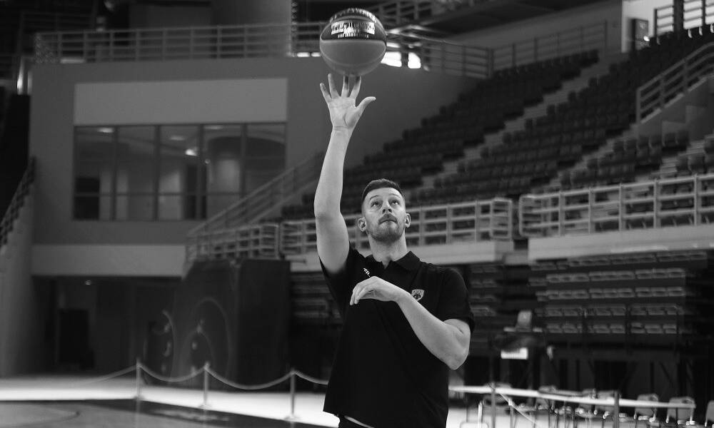 Θρήνος στο ελληνικό μπάσκετ - Πέθανε ο Γέλοβατς της ΑΕΚ