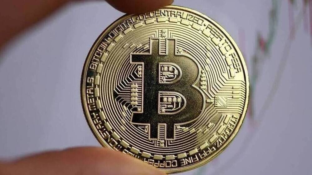 Κρυπτονομίσματα: Κοντά στα 57.000 δολάρια το Bitcoin