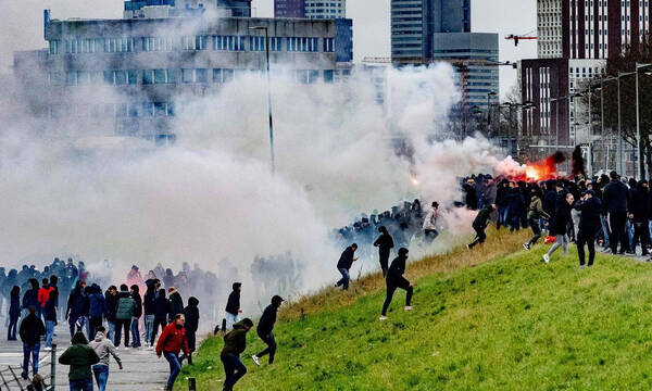 Χάος στην Ολλανδία - Επίθεση των οπαδών της Φέγενορντ στο πούλμαν του Άγιαξ! (videos) 