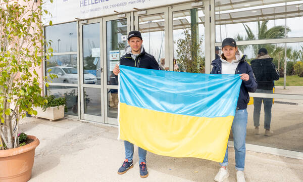 Πόλεμος στην Ουκρανία: Στην Αθήνα δύο Ουκρανοί ιστιοπλόοι εξαιτίας του πολέμου, στήριξη από ΕΙΟ