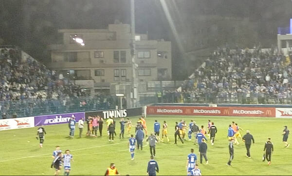 Χάος στην Κύπρο - Τέσσερις κόκκινες ο ΑΠΟΕΛ κόντρα στην Ανόρθωση, κυνήγησαν τον Ουάρντα! (vid+pics)