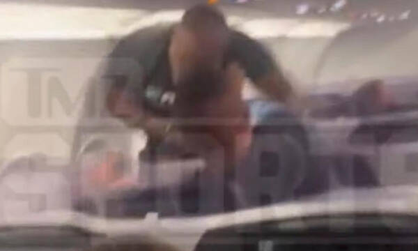 Ξέφυγε ο Μάικ Τάισον: Γρονθοκόπησε συνεπιβάτη σε πτήση επειδή τον ενόχλησε (Video+Photos)