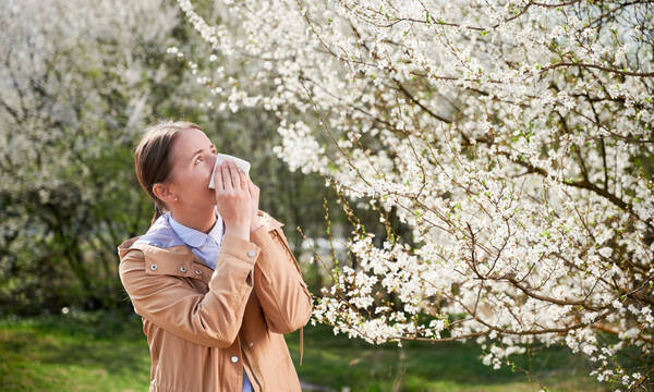 6 τροφές για να αντιμετωπίσετε τις αλλεργίες της άνοιξης (εικόνες)